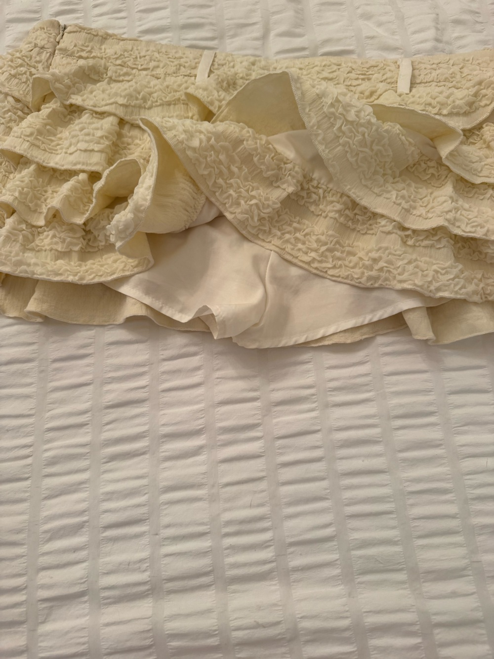 Lioness Cream Tiered Ruffle Mini Skort Large - Picture 7 of 7